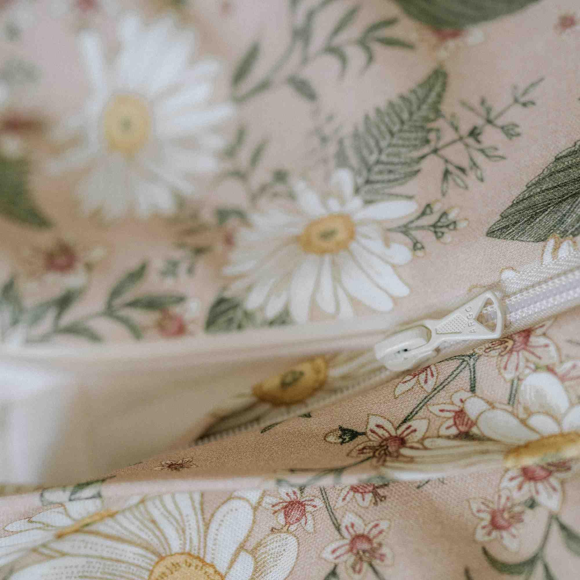 Tipegő hálózsák rejtett cipzárja