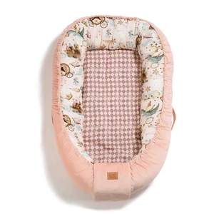 Állítható XXL méretig növelhető Babafészek rózsaszín velvet hercegnő mintával La Millou Princess