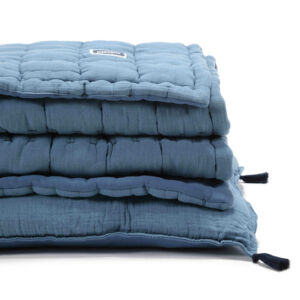 felnőtt ágynemű szett takaróval és párnával muszlin anyagból kék színben
