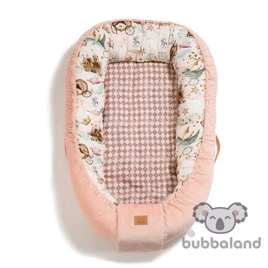 Állítható XXL méretig növelhető Babafészek rózsaszín velvet hercegnő mintával La Millou Princess