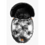 Kép 1/9 - fényes ezüst színű baba bundazsák prémium eco bőr anyagból fekete szőrmével