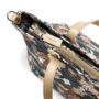 Kép 9/9 - sötétbarna színű pelenkázó táska erdei mókus mintával