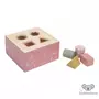 Kép 1/10 - Little Dutch pink fa formabedobó kocka
